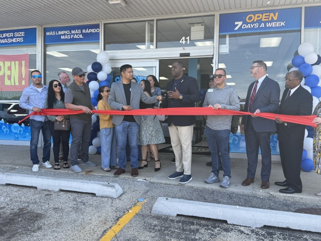 Ralph Ribbon Cutting